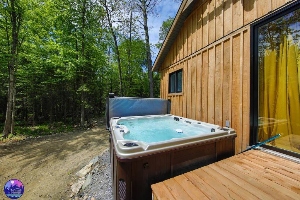 Chalet Deschamps- Spa- Chien Accepte- Nature- Estrie Mansonville Exteriér fotografie
